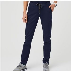 Figs Yola skinny scrub pants-NAVY